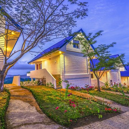 Ai World Park And Resorts Bacungan Exterior foto