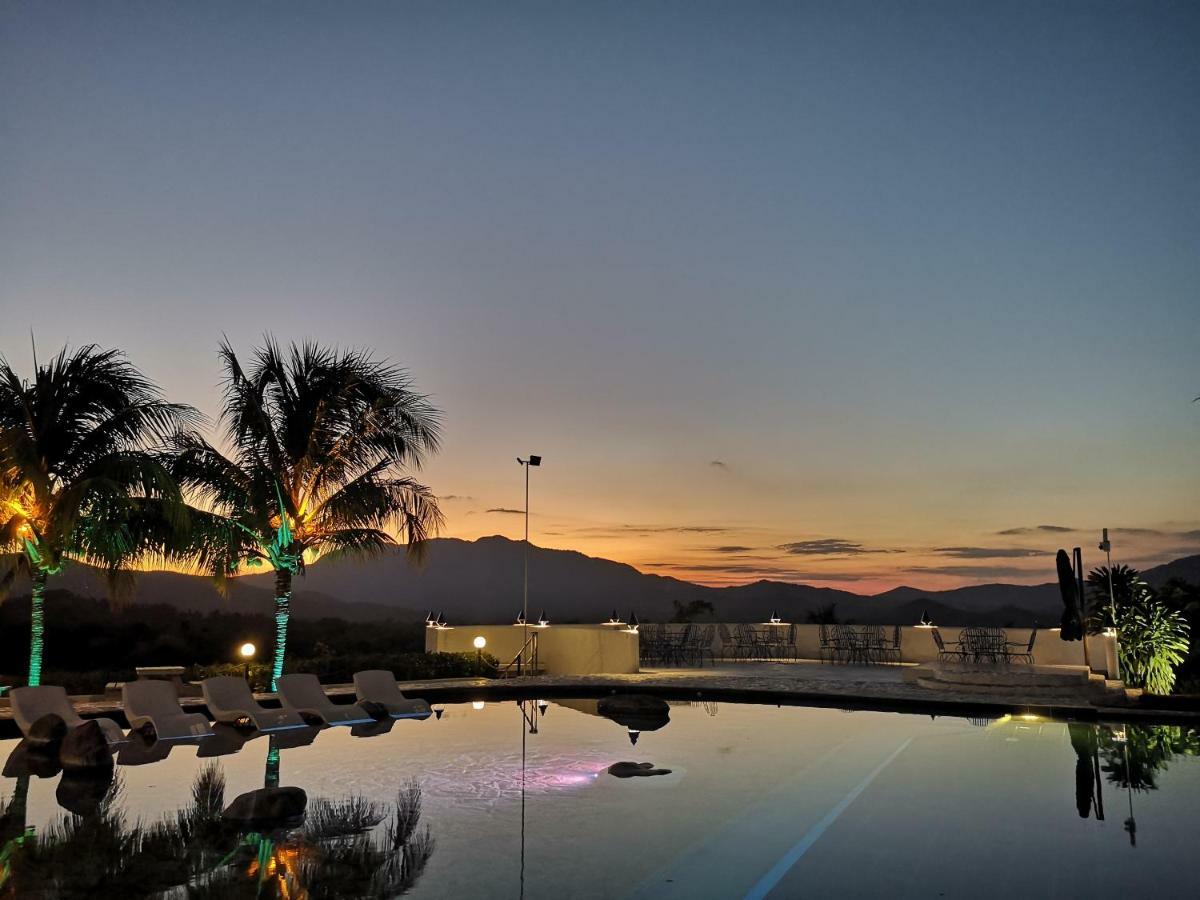 Ai World Park And Resorts Bacungan Exterior foto
